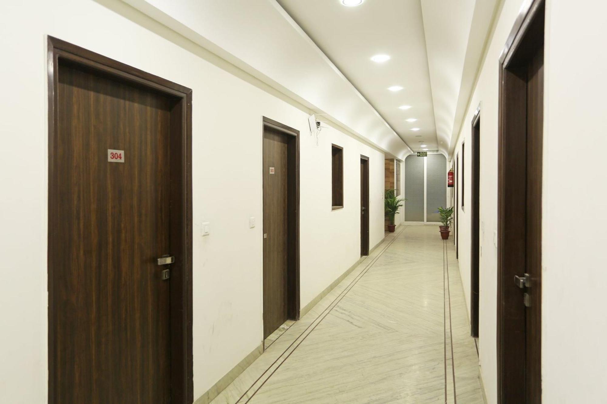 Hotel O Lakshya Neu-Delhi Exterior foto